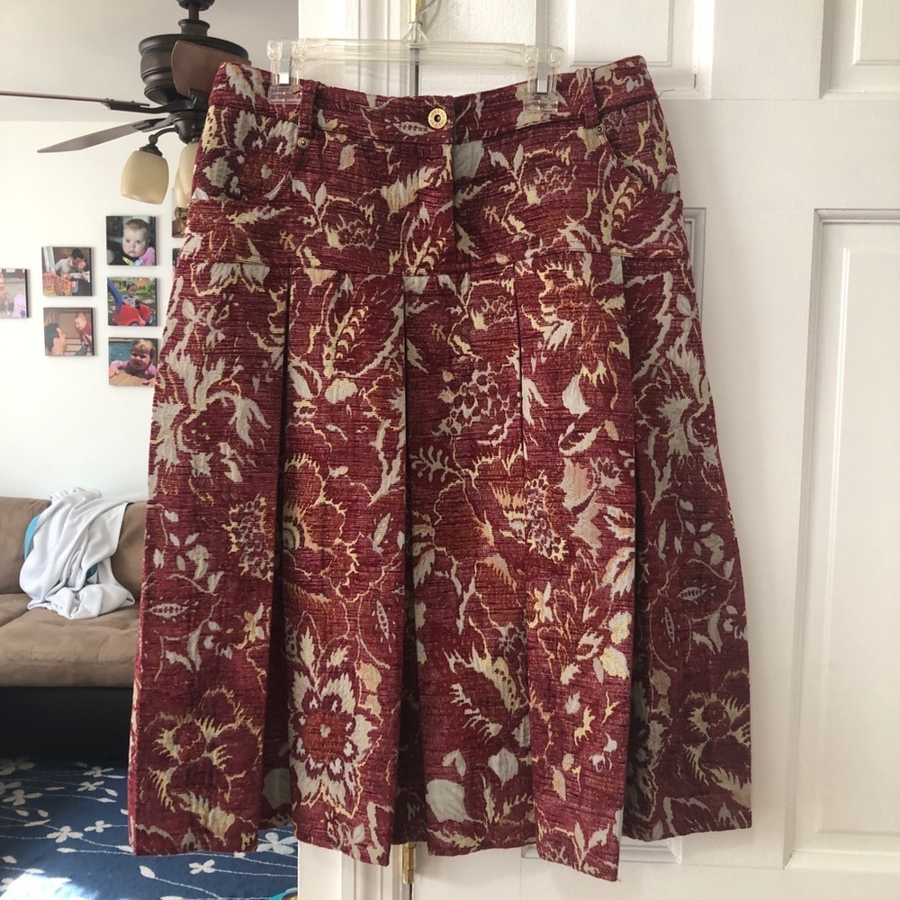 St. John Sport fit and pleated skirt